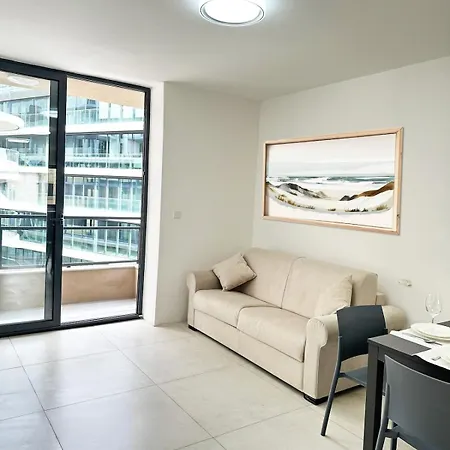 Stylish Retreat In Pacaville Apartment Saint Julian's