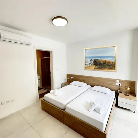 Stylish Retreat In Pacaville * Saint Julian's