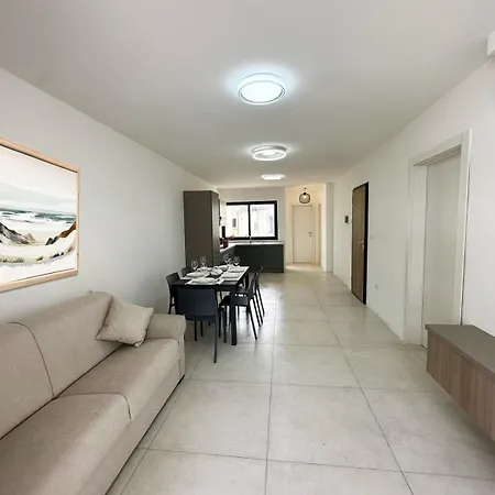Stylish Retreat In Pacaville *