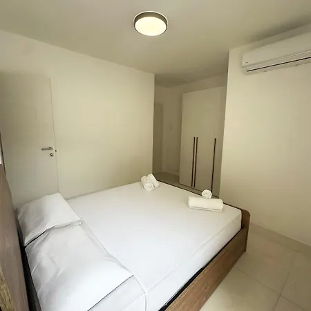 Stylish Retreat In Pacaville Apartment Saint Julian's