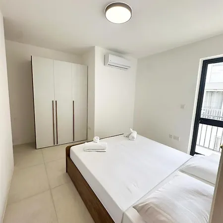 Stylish Retreat In Pacaville Apartment *